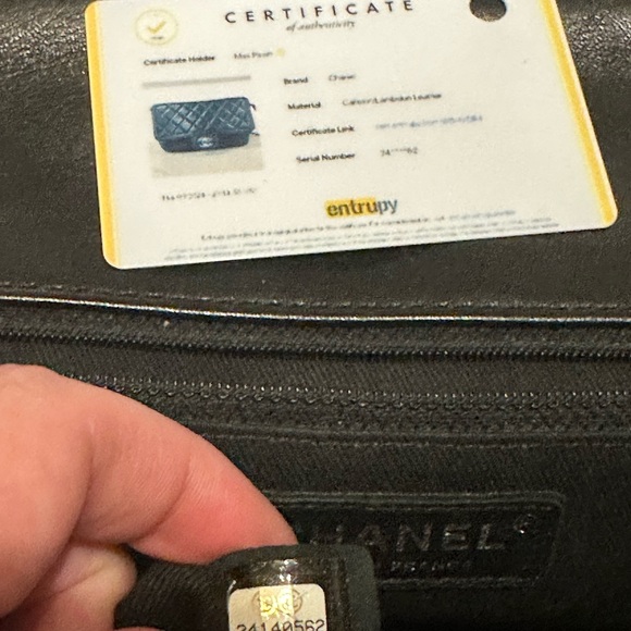 Chanel Classic Quilted Messenger - Black Lambskin with SHW - Entrupy ✅ - Picture 13 of 15